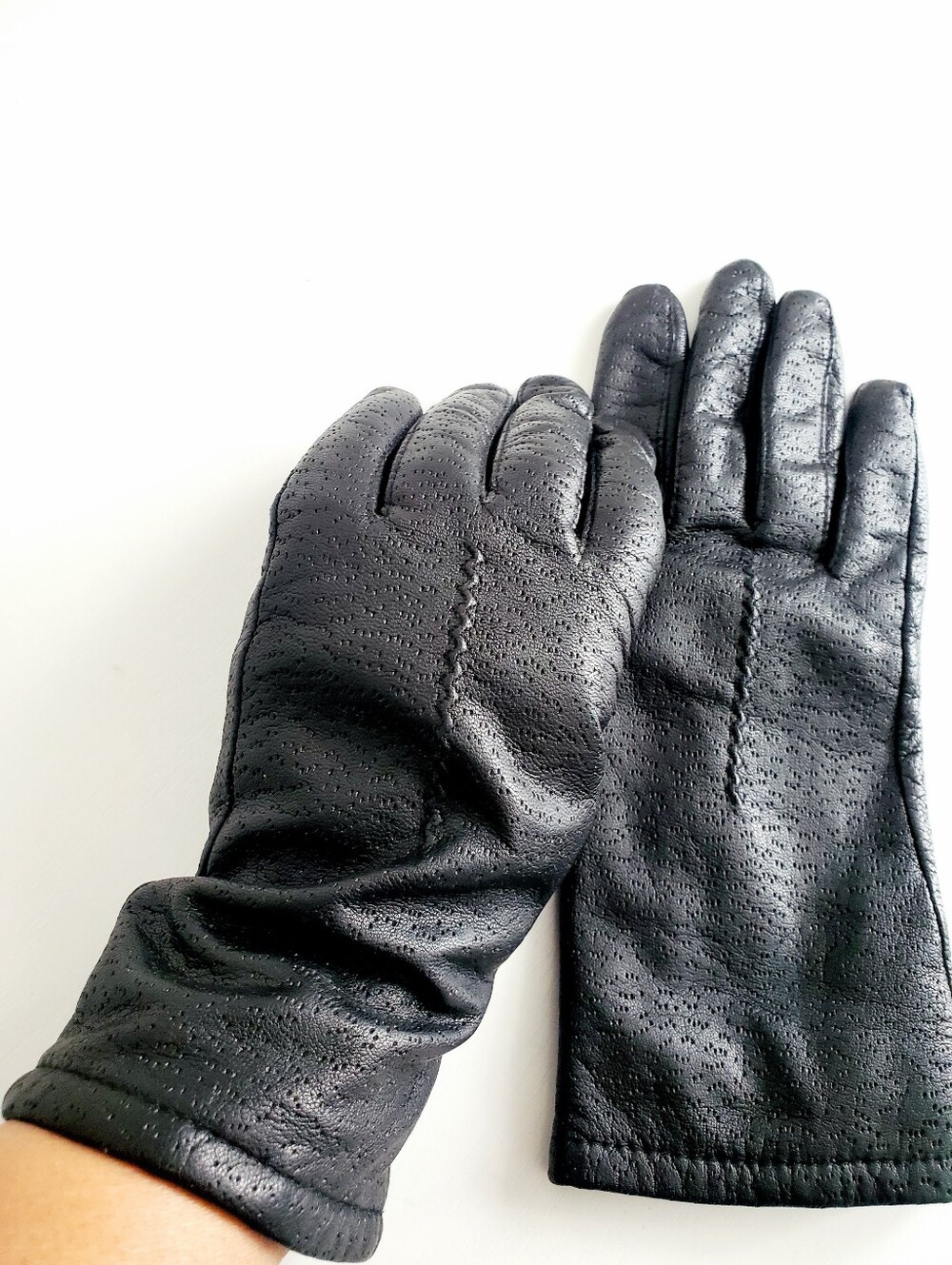 Elegant Black Leather Gloves Size M-S